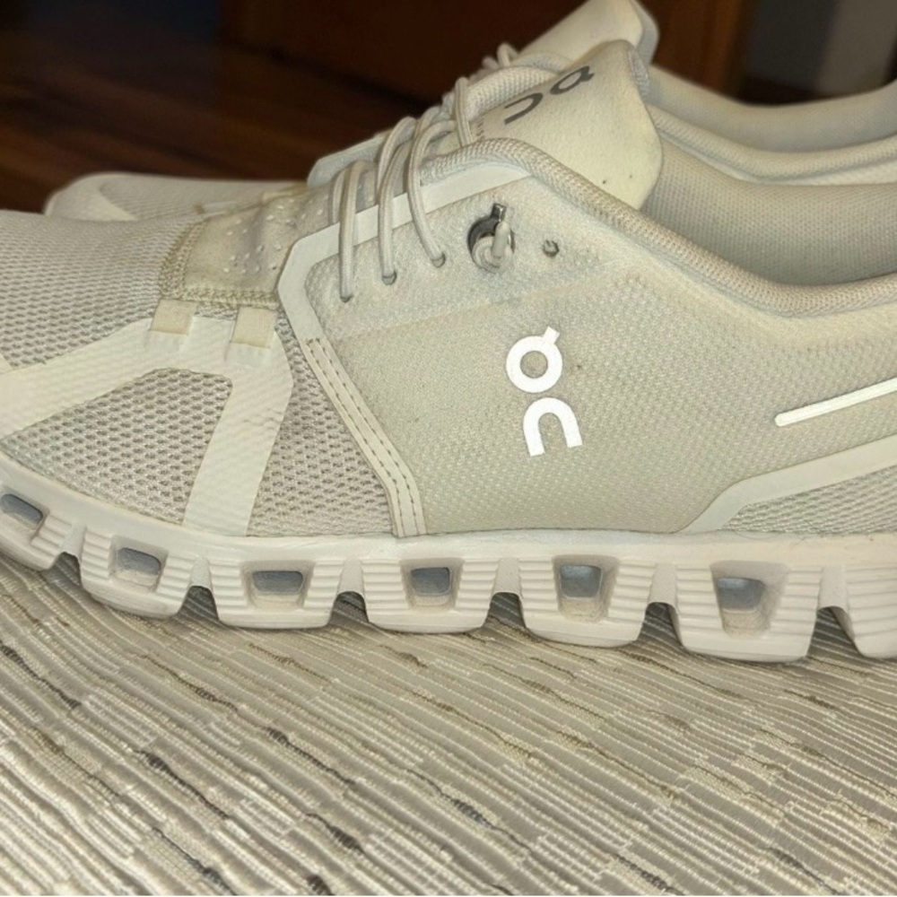 On Cloud 5 Sneaker